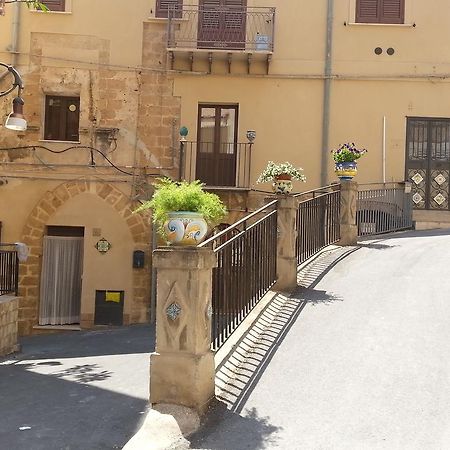 La Bifora Apartment Sciacca Phòng bức ảnh